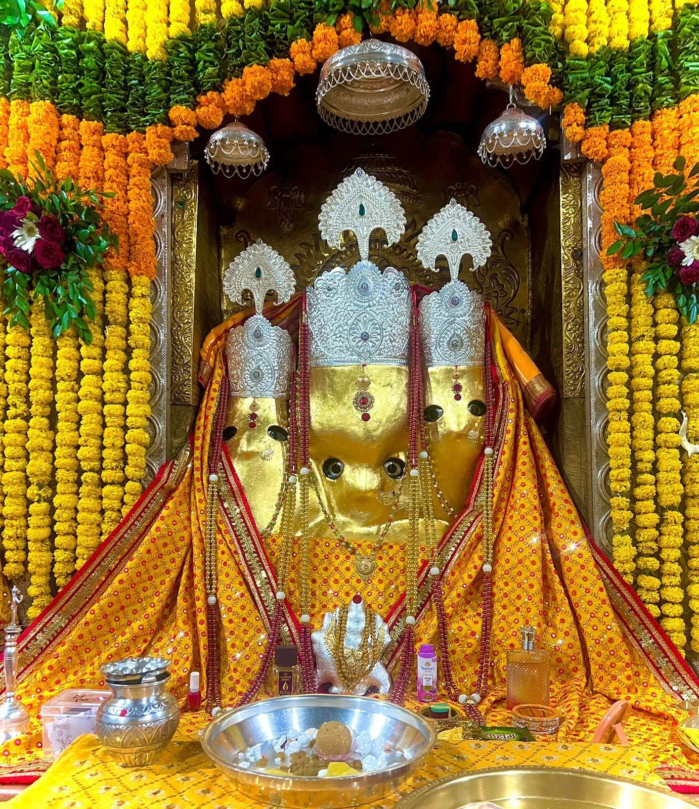 Divine idol of Maa Baglamukhi